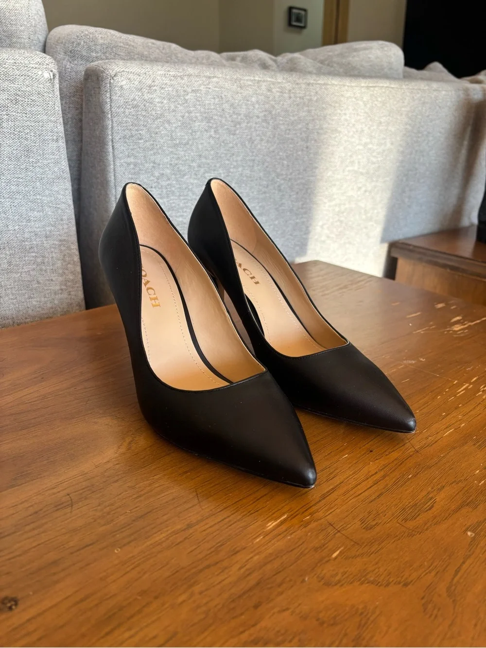 Coach Wiley Black Leather Pumps Size 9.5 Excellent Condition - Picture 1 of 6